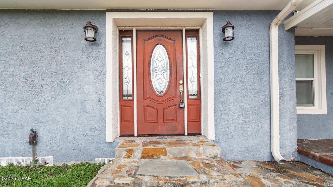 205 N Macarthur Ave - Photo 4 of 37