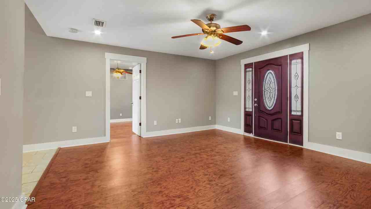 205 N Macarthur Ave - Photo 5 of 37