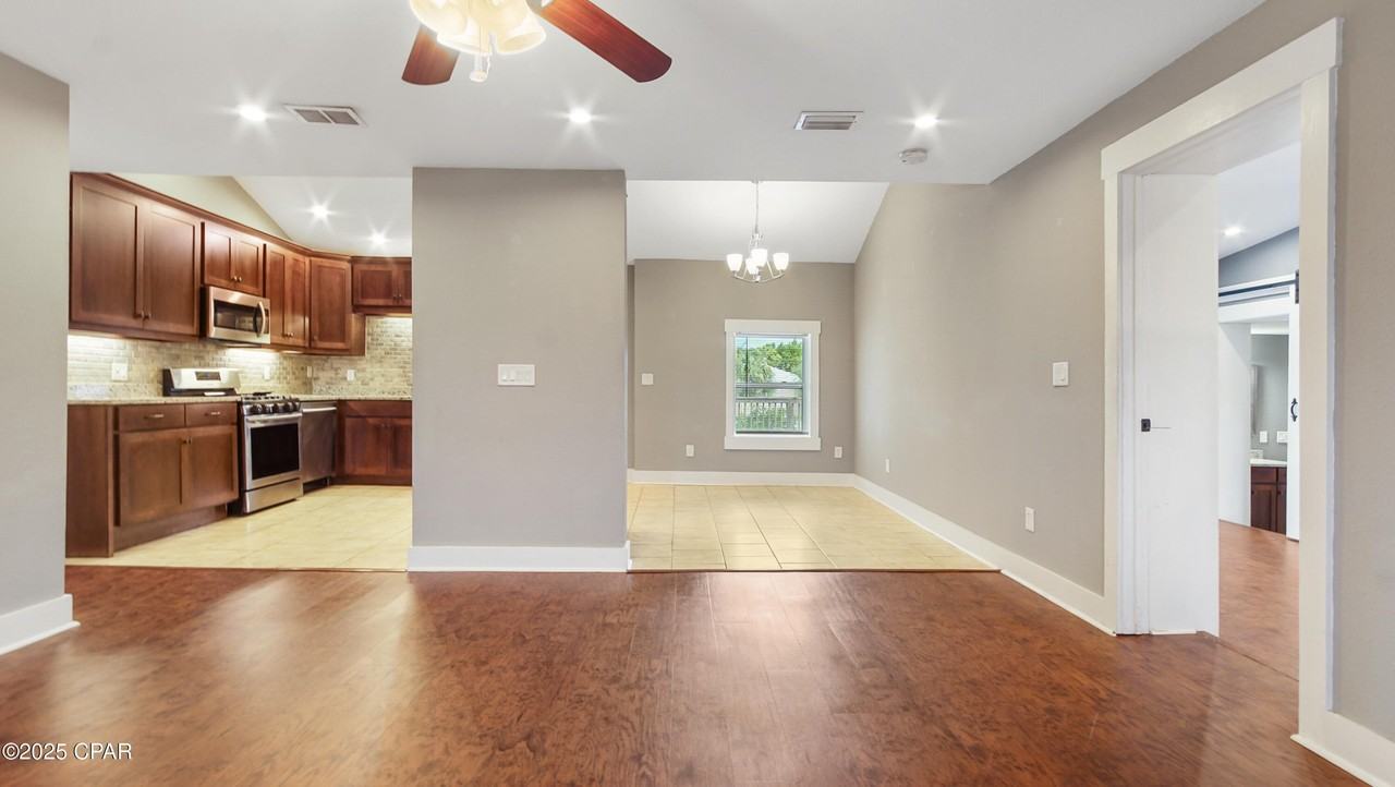 205 N Macarthur Ave - Photo 6 of 37