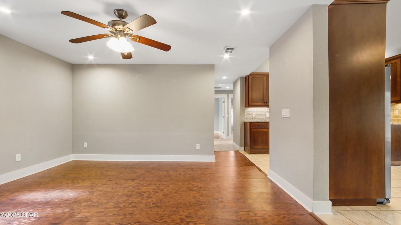 205 N Macarthur Ave - Photo 7 of 37