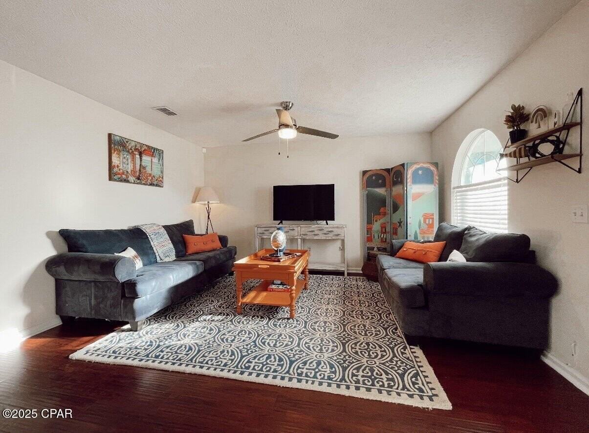 1716 Hickory Ave - Photo 5 of 9