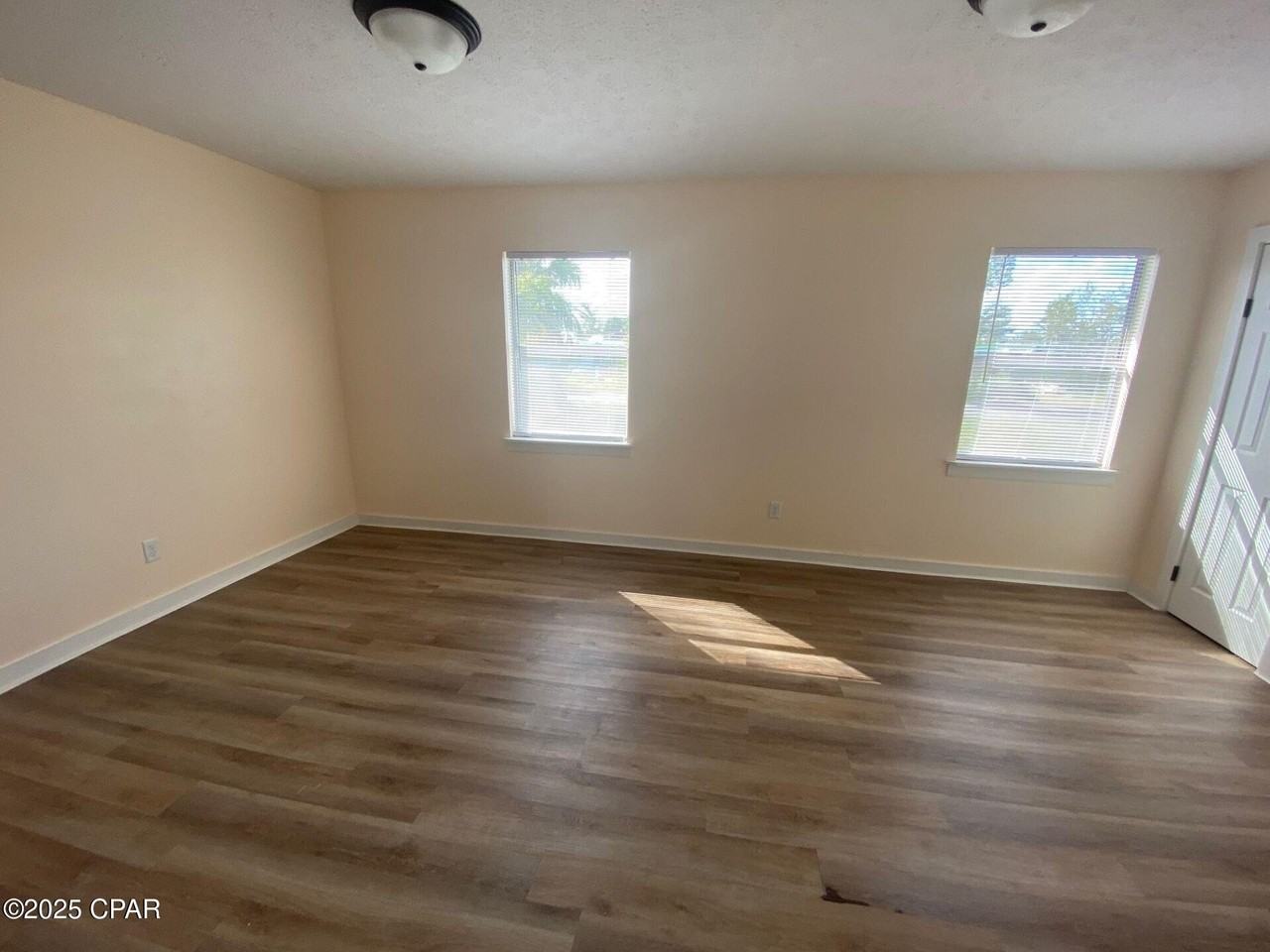 606 Florida Ave - Photo 7 of 16