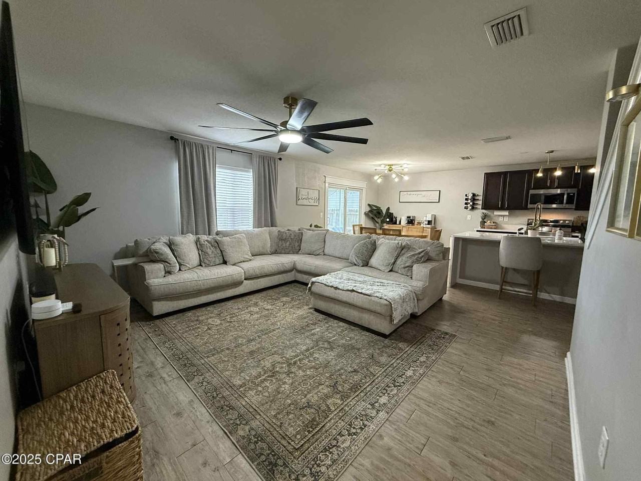 7113 Riverbrooke St - Photo 4 of 26