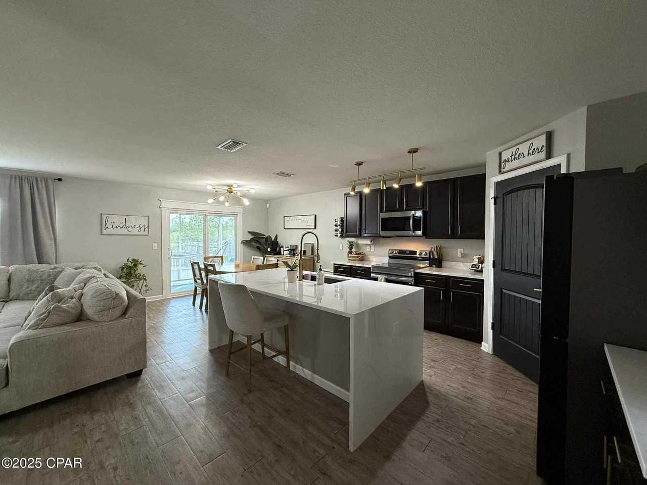 7113 Riverbrooke St - Photo 6 of 26