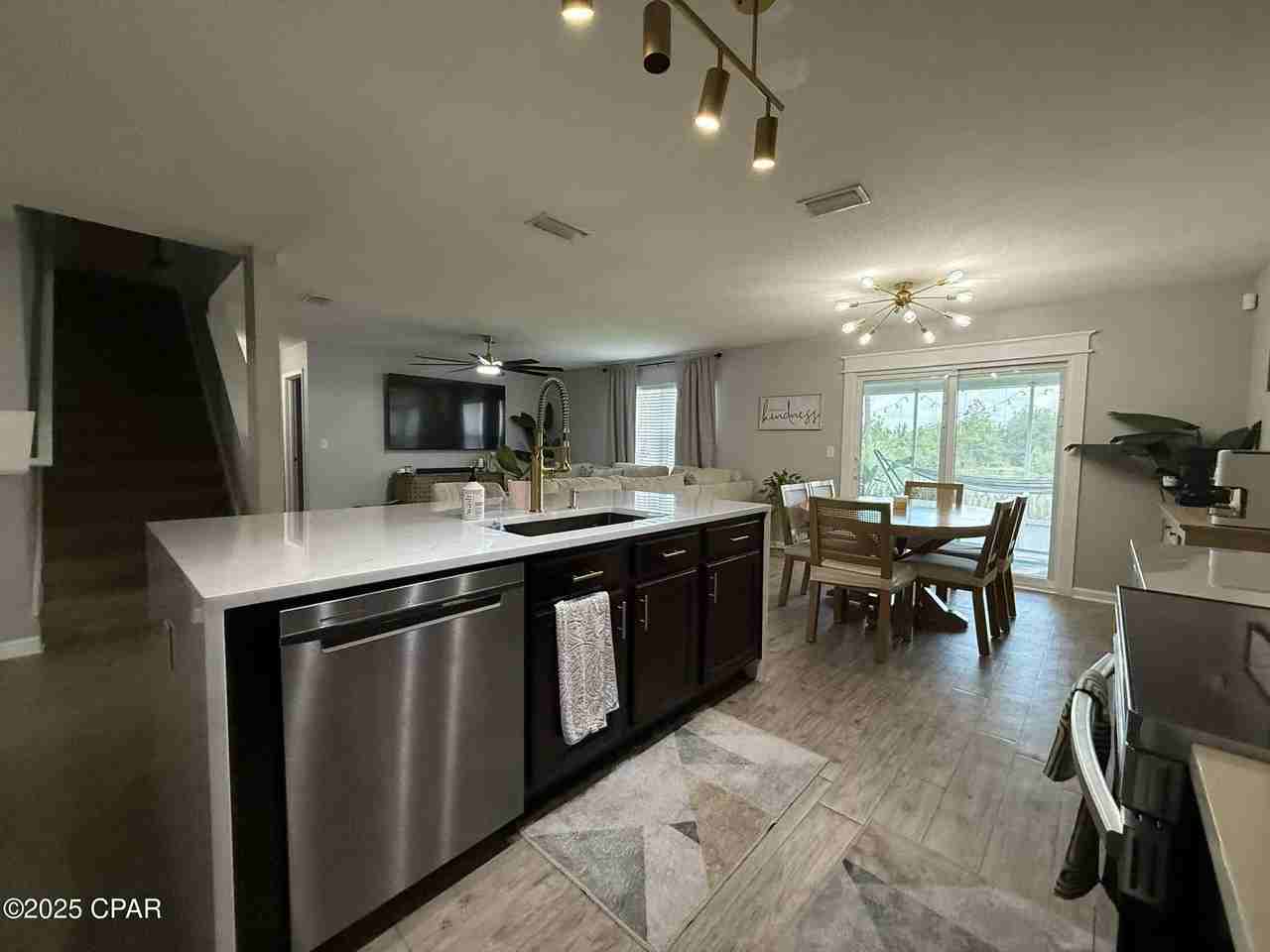 7113 Riverbrooke St - Photo 7 of 26