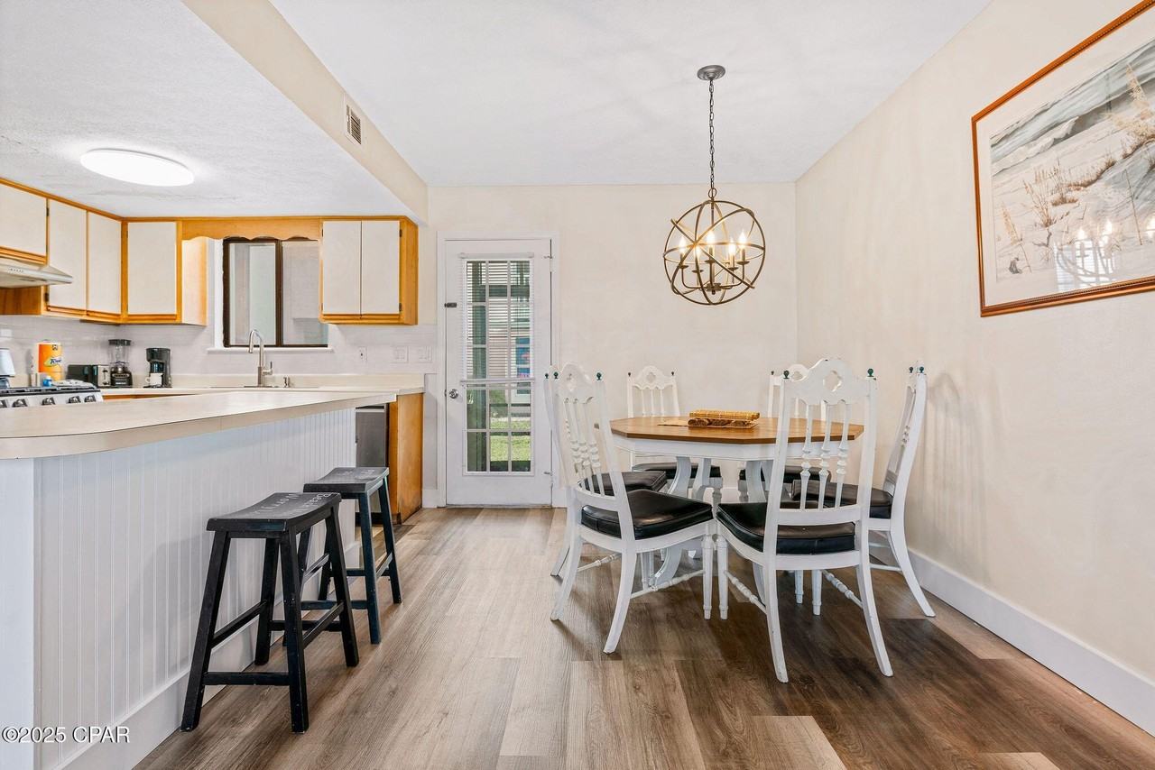 120 Bonnie Ln - Photo 4 of 49