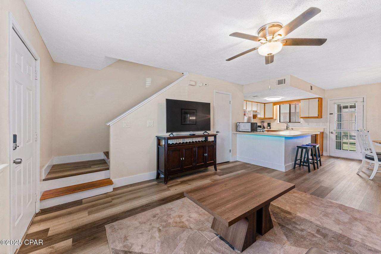 120 Bonnie Ln - Photo 5 of 49