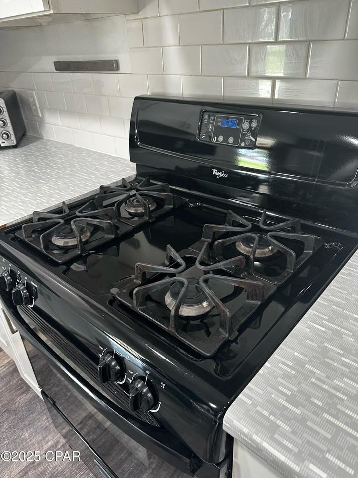 112 Woodlawn Dr - Photo 2 of 22