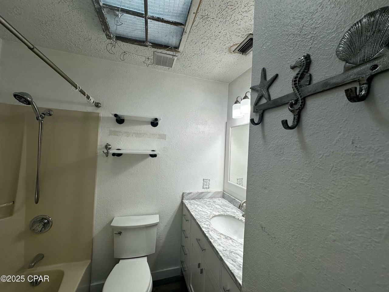 112 Woodlawn Dr - Photo 4 of 22