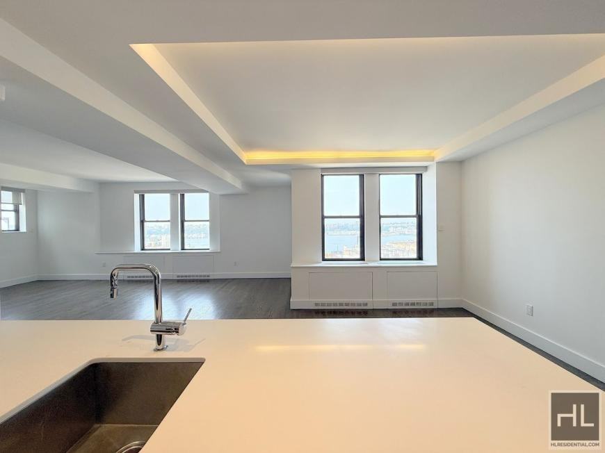 666 West End Avenue - Photo 4 of 10