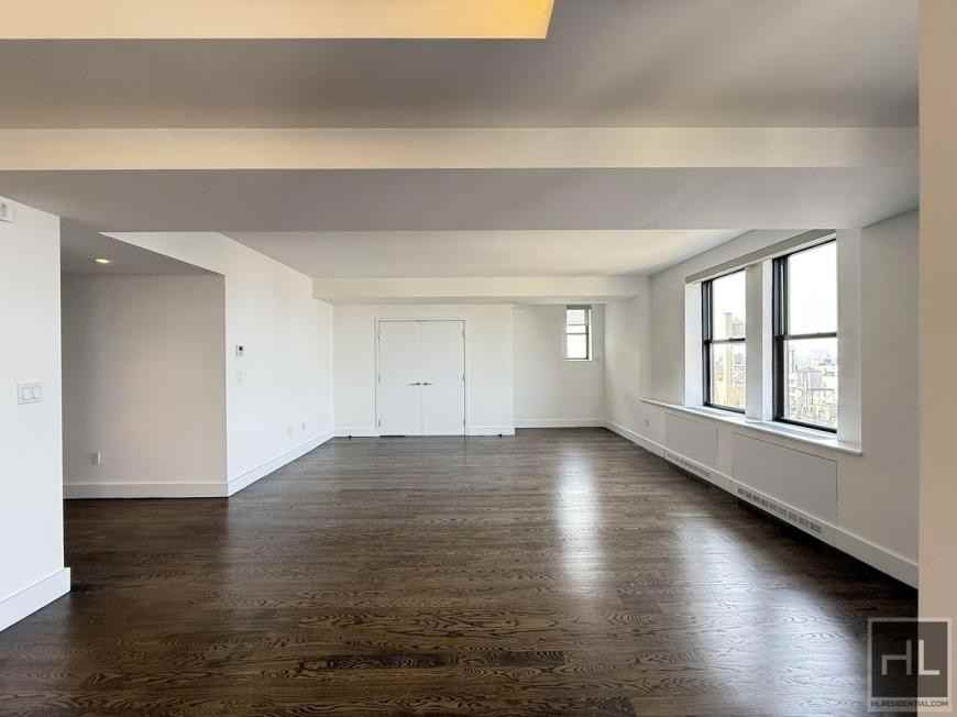 666 West End Avenue - Photo 6 of 10