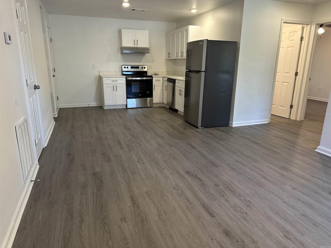 8B Hiland Pl - Photo 3 of 13