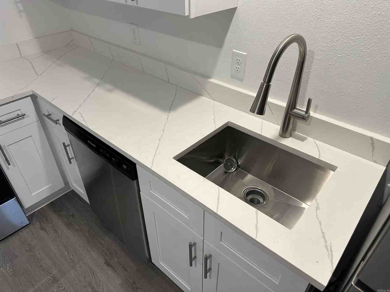 8B Hiland Pl - Photo 6 of 13