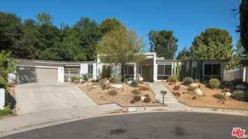 featured image of 4207 Michelangelo Ave