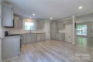 216 Stratford Dr - Photo 1 of 1