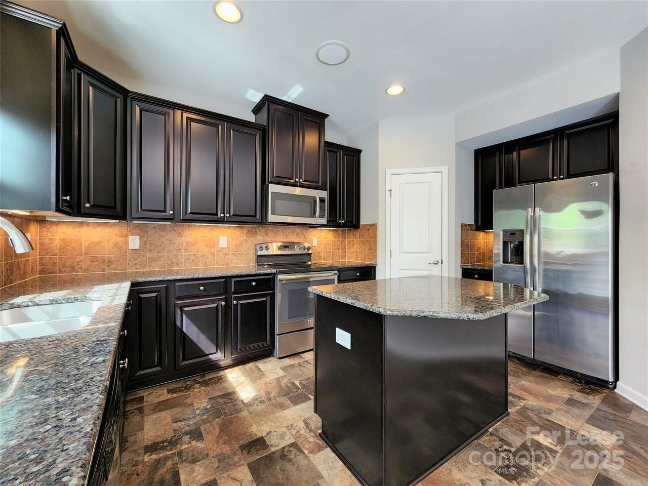 1295 Farm Branch Dr Sw - Photo 6 of 31