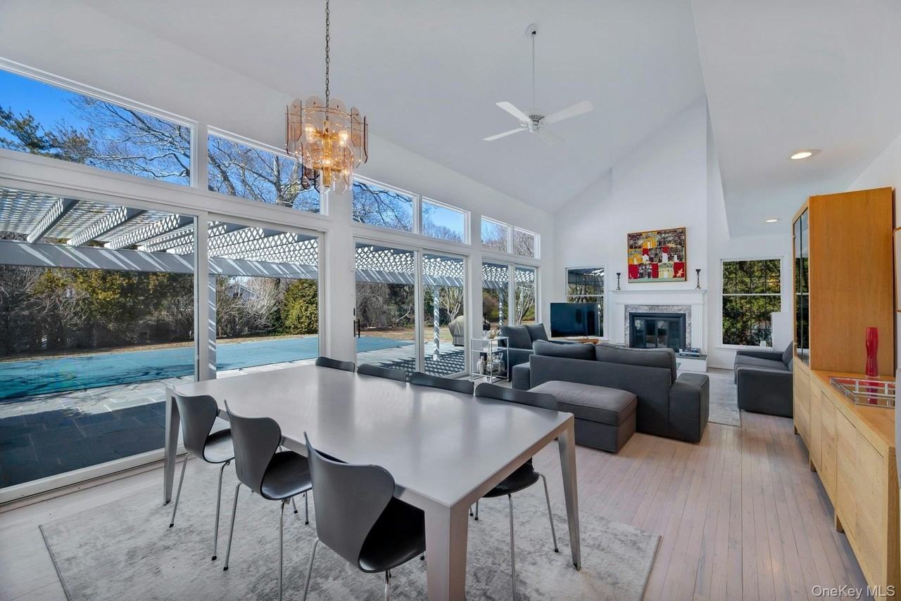 94 S Country Rd - Photo 4 of 40