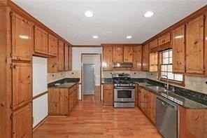 1038 Seven Springs Cir