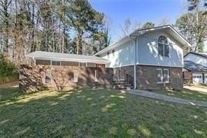 1038 Seven Springs Cir - Photo 3 of 24