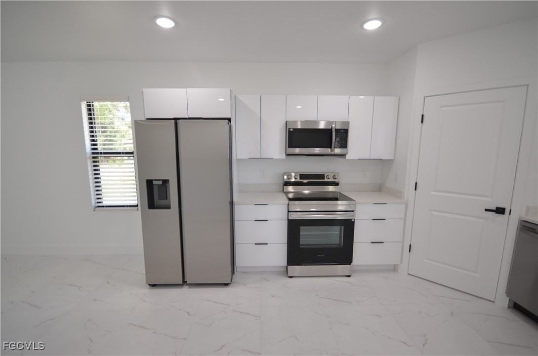 2188 Barker Blvd - Photo 6 of 35