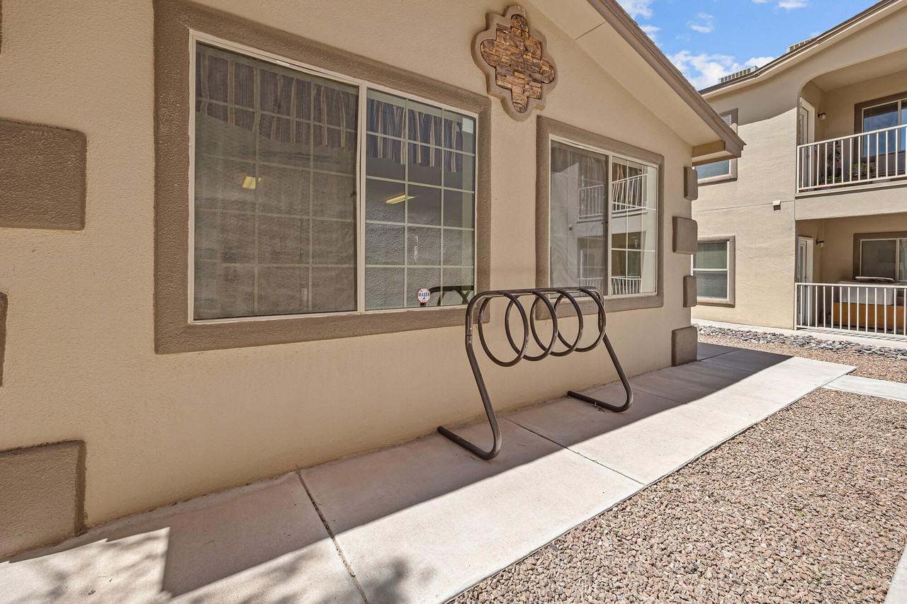 LA JOLLA PLACE - Photo 4 of 9