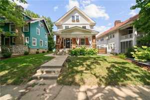 featured image of 834 W 39th Ter