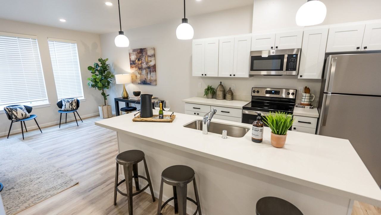 S 34th Street Apartments - Photo 7 of 25