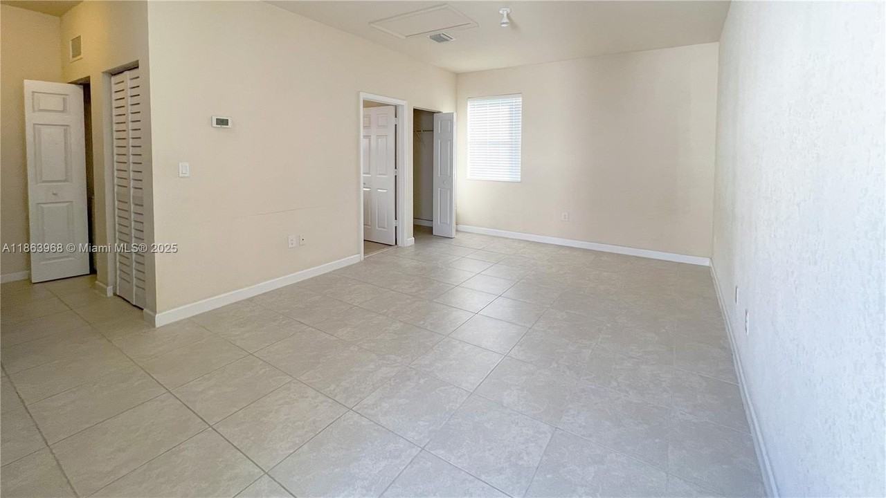 17170 Sw 93rd St #0 - Photo 5 of 13