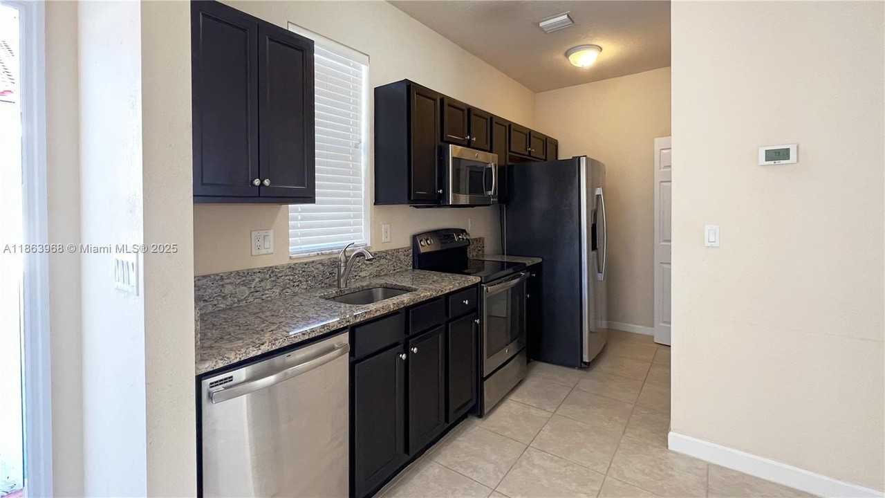 17170 Sw 93rd St #0 - Photo 6 of 13