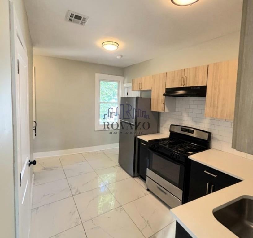 154 Sanford St #2 - Photo 2 of 6