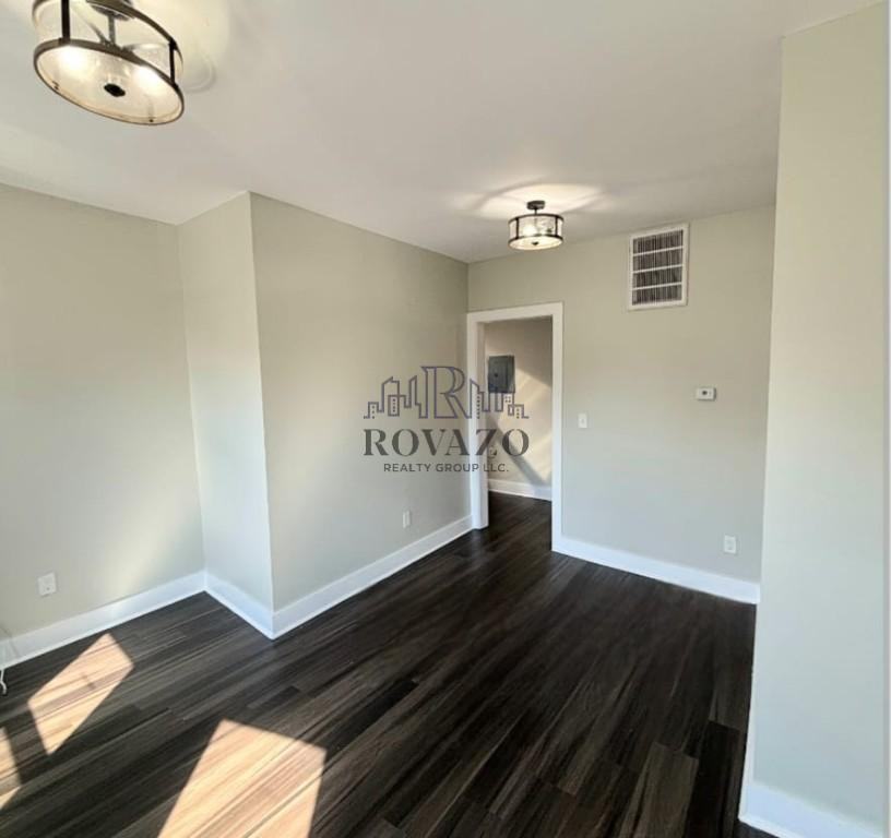 154 Sanford St #2 - Photo 5 of 6