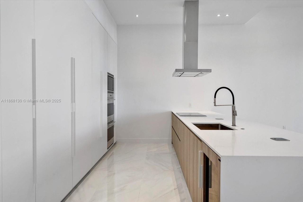 3750 Yacht Club Dr #TH3 - Photo 5 of 50