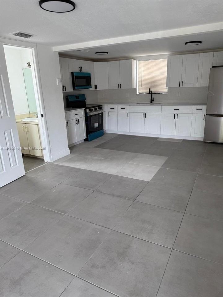 2291 W 53rd Pl #2291 - Photo 3 of 11