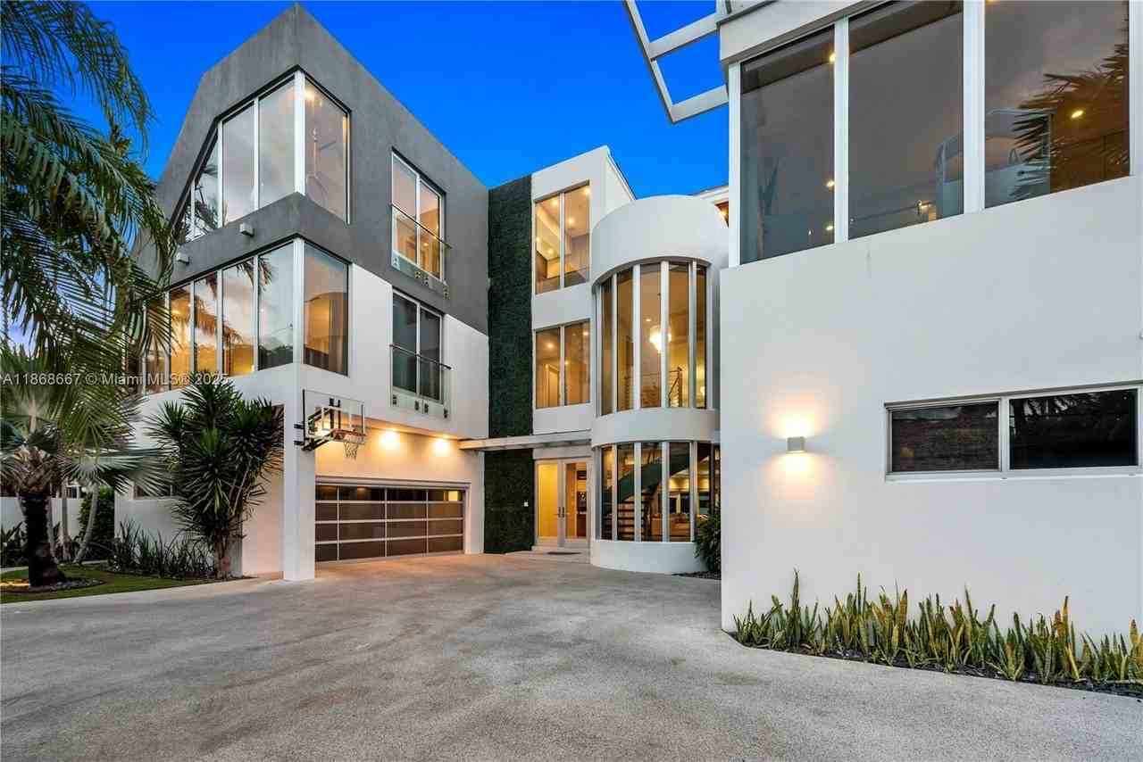 1319 Seminole Dr - Photo 7 of 50