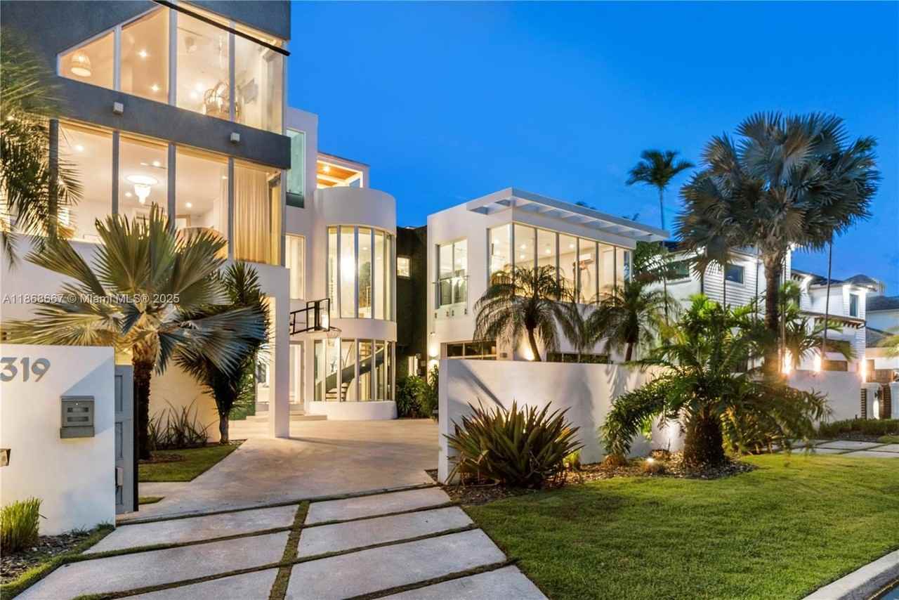 1319 Seminole Dr - Photo 6 of 50