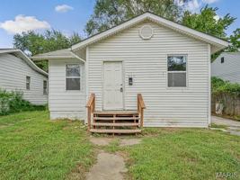 featured image of 5611 Hallows Ave