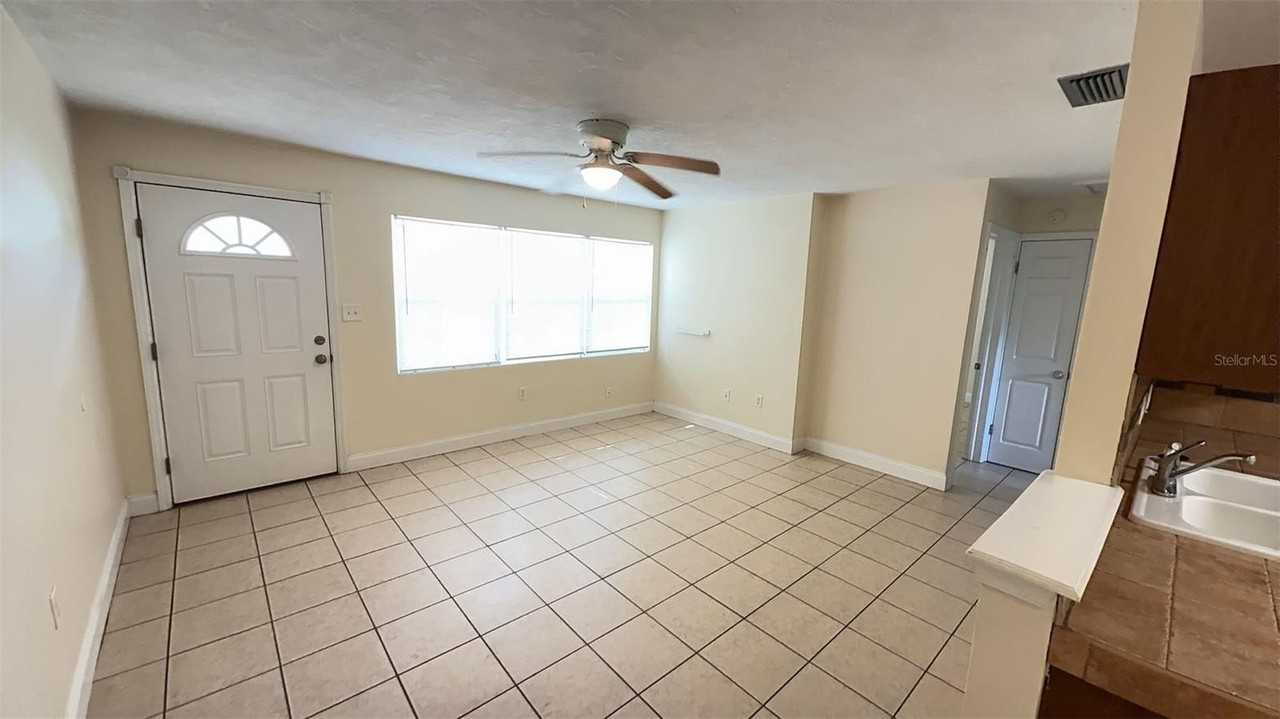 2121 Nw 55th St - Photo 3 of 6