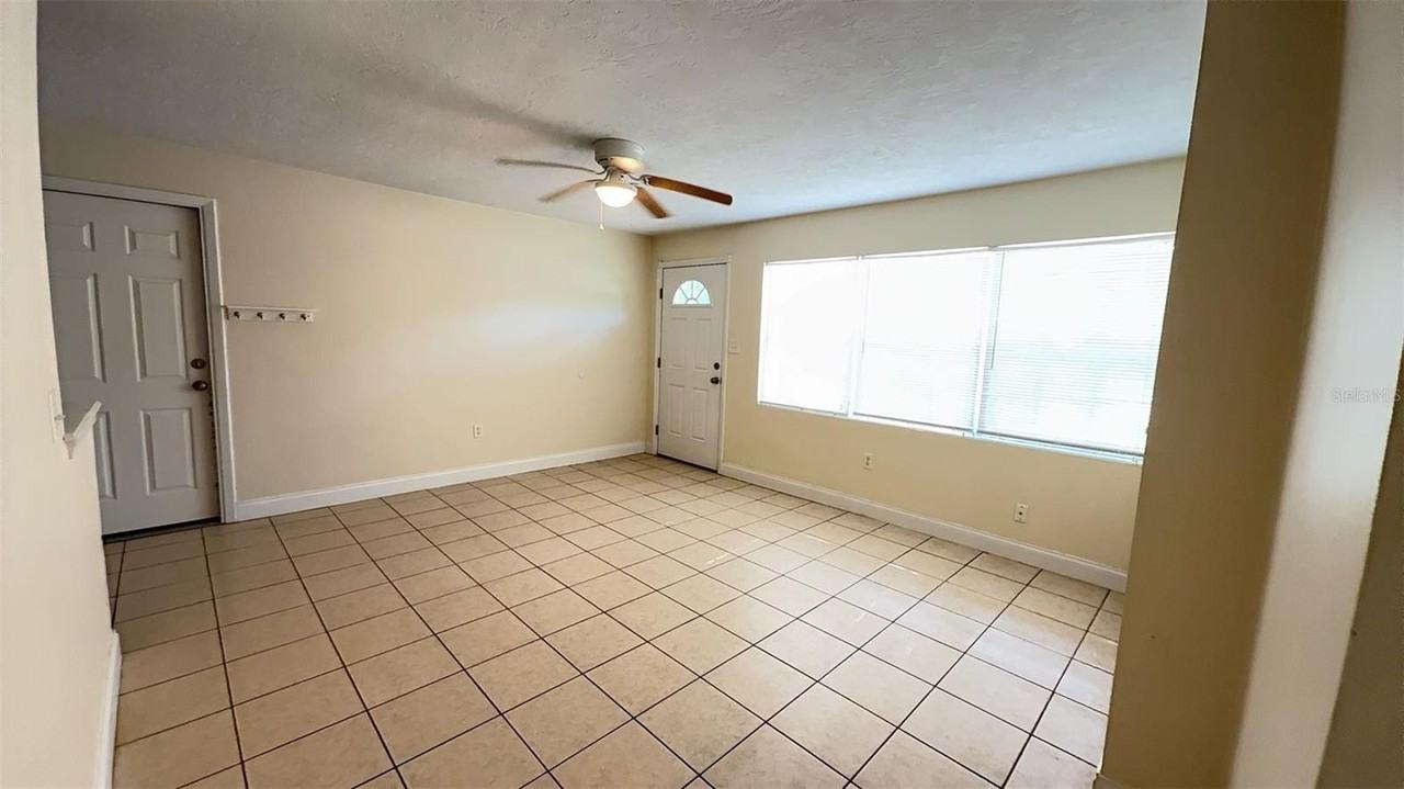 2121 Nw 55th St - Photo 5 of 6