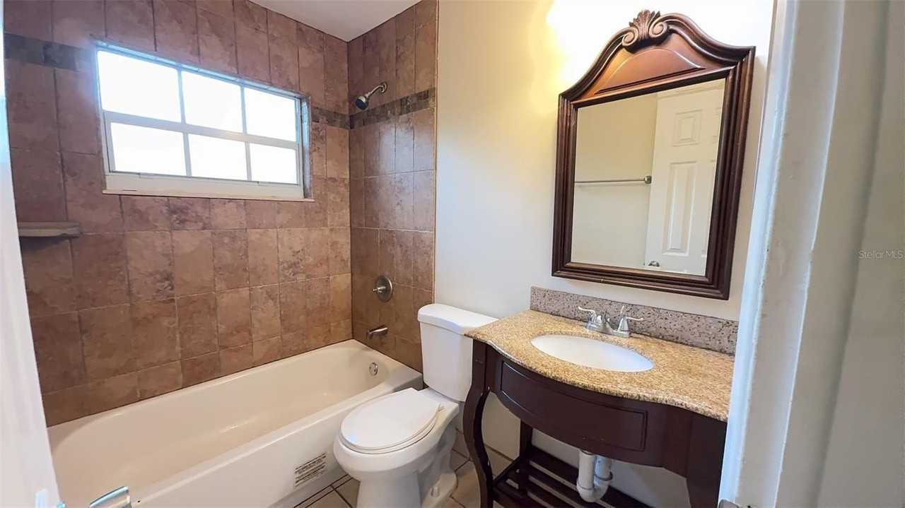 2121 Nw 55th St - Photo 6 of 6