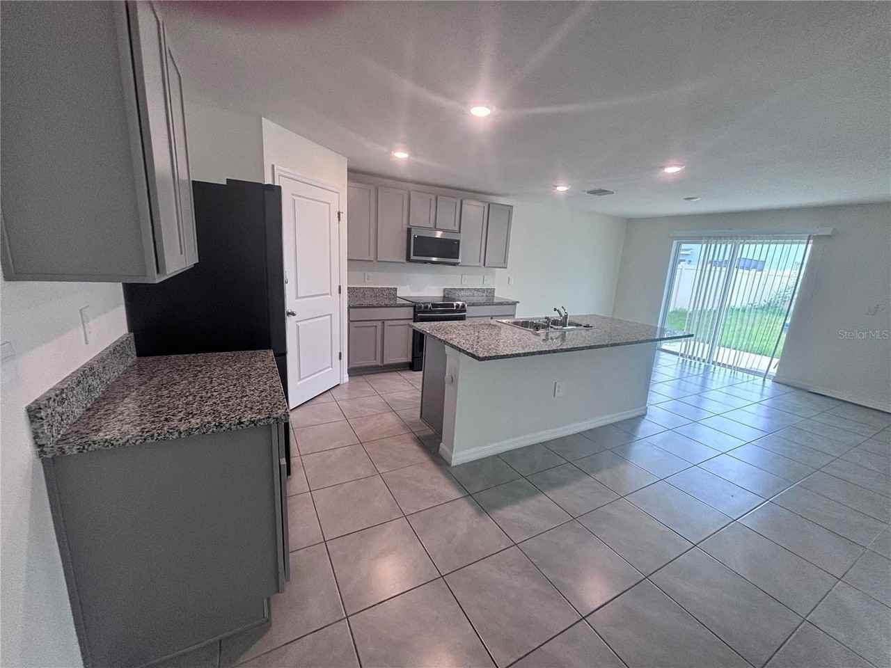 6730 Southeast 3rd Loop - Photo 3 of 16