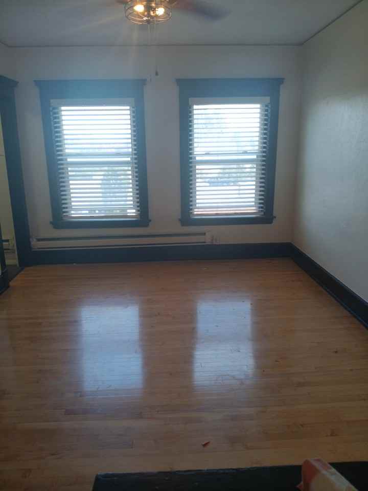 ID - 340 S Arthur Ave - LB - Photo 3 of 12