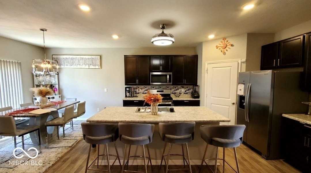 11204 N Sashing Way - Photo 2 of 35