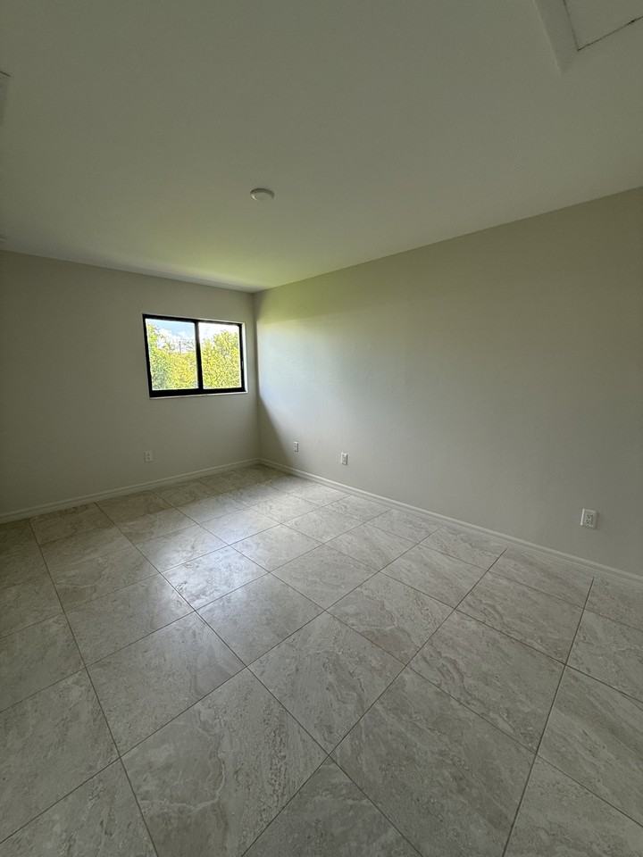 Marbella III Ft Myers - Photo 4 of 18