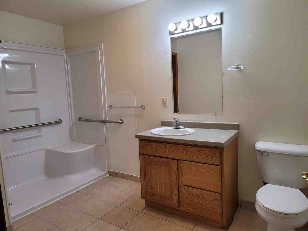 1013 Division Street - Photo 6 of 8