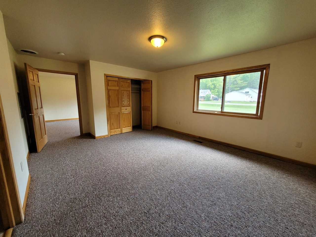 1013 Division Street - Photo 7 of 8