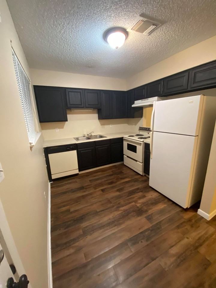 139 Elm Street - Photo 2 of 50