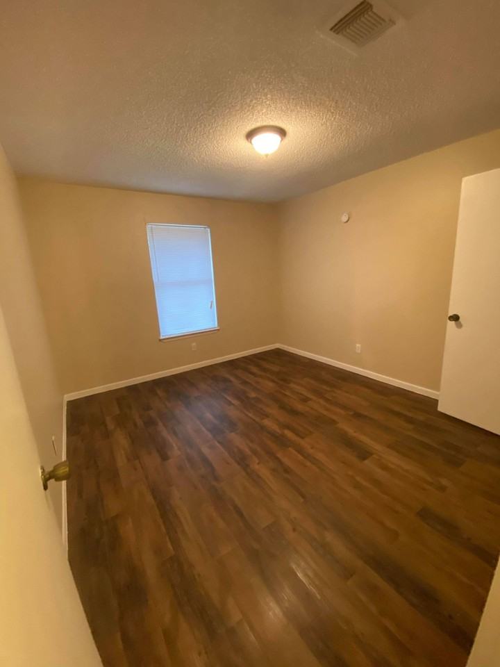 139 Elm Street - Photo 4 of 50