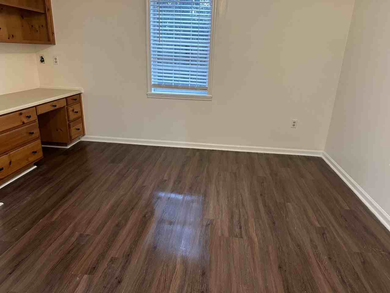 306 Moore Apartments - Photo 3 of 6