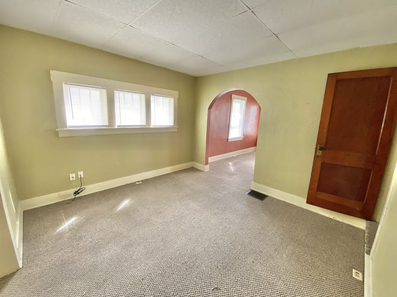 743 Wayne Avenue - Photo 3 of 20