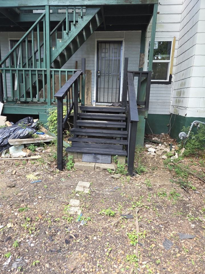 1205 Lawnview Place - Photo 2 of 3